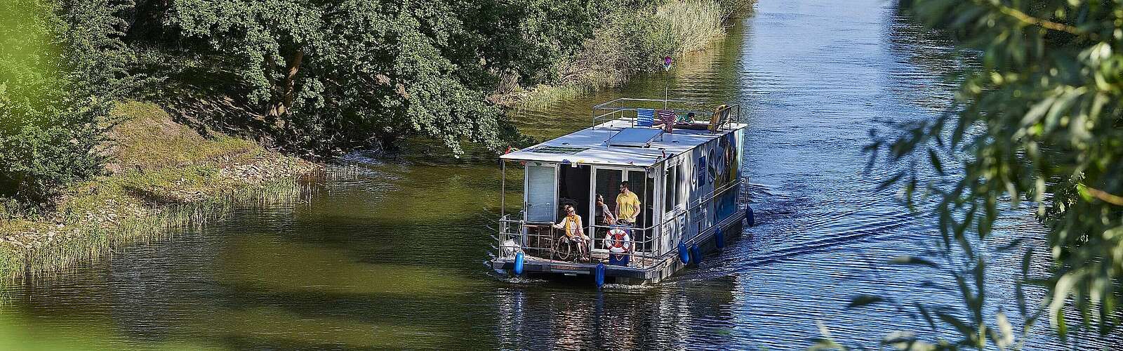 Barrierefreie Hausboottour mit Kuhnle Tours,
            
        
                Foto: DZT Deutschen Zentrale für Tourismus e.V./Jens Wegener