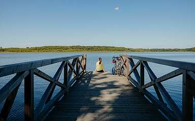 Radfahrerin am Ruppiner See