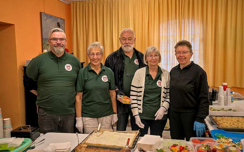 



    
        
                Helferinnen des Fontane-Wandermarathons,
            
        
                Foto: Tourismusverband Ruppiner Seenland e.V./Jannika Olesch
            
    
