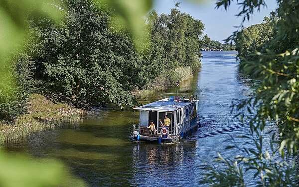 Barrierefreie Hausboottour mit Kuhnle Tours