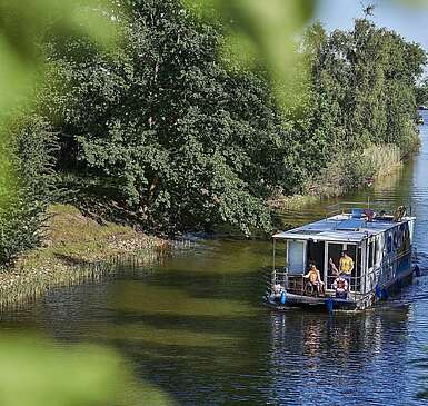 Urlaub mit Hausboot und Floß