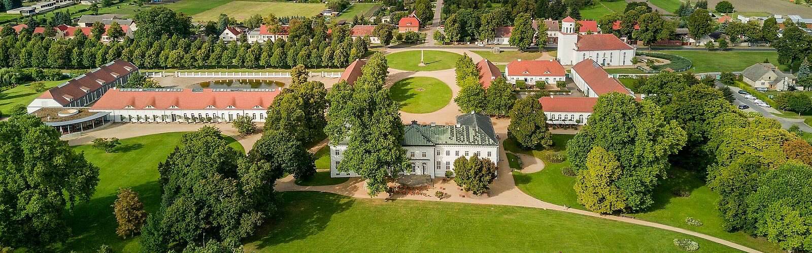 Schloss Neuhardenberg,
            
        
                Foto: Stiftung Schloss Neuhardenberg/Fotokraftwerk