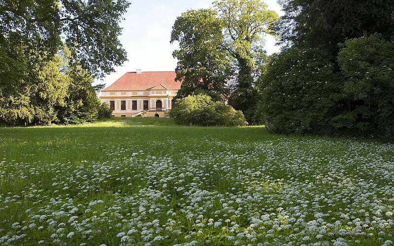 



    
        
                Schloss Caputh mit Parkanlage,
            
        
                Foto: TMB Tourismus-Marketing Brandenburg GmbH/Kein Urheber bekannt
            
    
