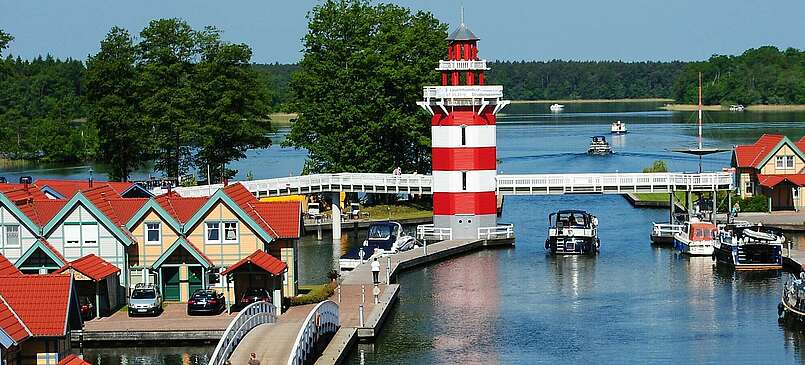 Auf dem Wasser zum Schloss Rheinsberg