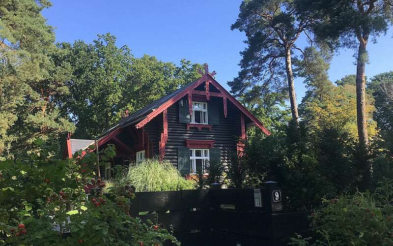 



    
        
                Maxim-Gorki-Haus in Bad Saarow,
            
        
                Foto: TMB Tourismus-Marketing Brandenburg GmbH/Matthias Schäfer
            
    
