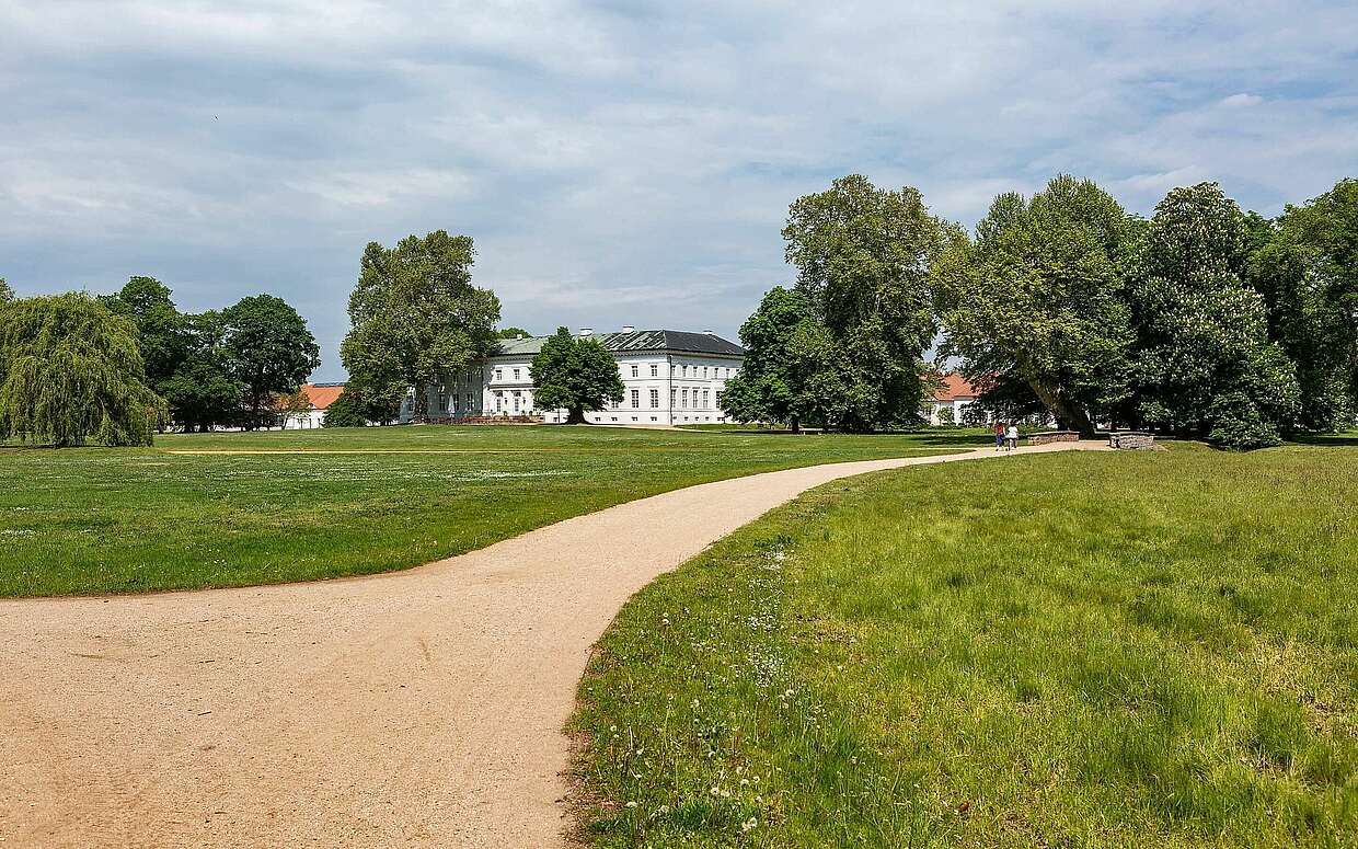 Blick auf das Schloss Neuhardenberg